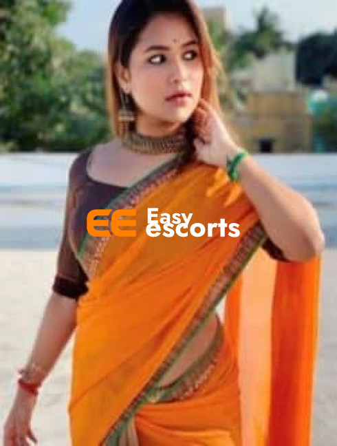 DIRECT HAND CASH PAYMENT HIGH-PROFILE CALL-GIRL IN