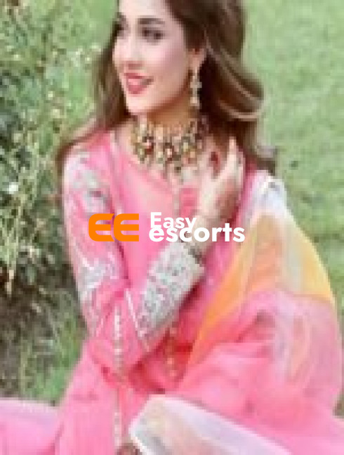 Shubhra married an independent - escort in New Delhi