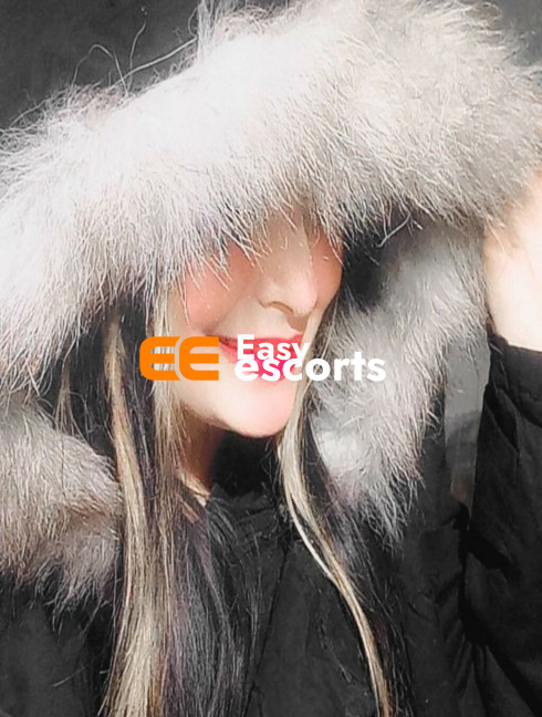 ️Janvi Singh Housewife Cam & Real Meet - escort in New Delhi